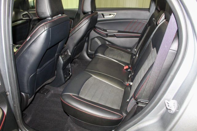 Used 2022 Ford Edge ST-Line image 13