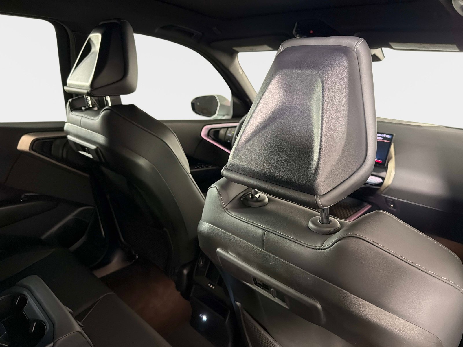 Used 2025 BMW X3 xDrive30i w/ Convenience Package image 29