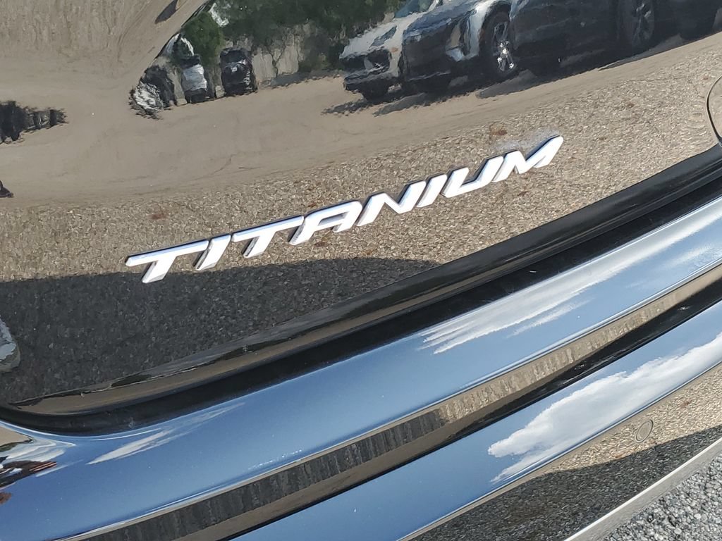 Used 2022 Ford Edge Titanium w/ Equipment Group 301A AWD/4WD image 38