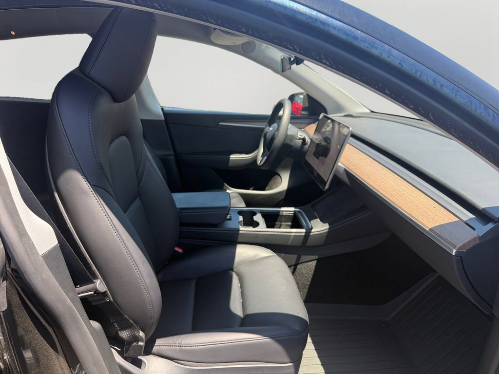 Used 2024 Tesla Model Y Long Range AWD/4WD image 11