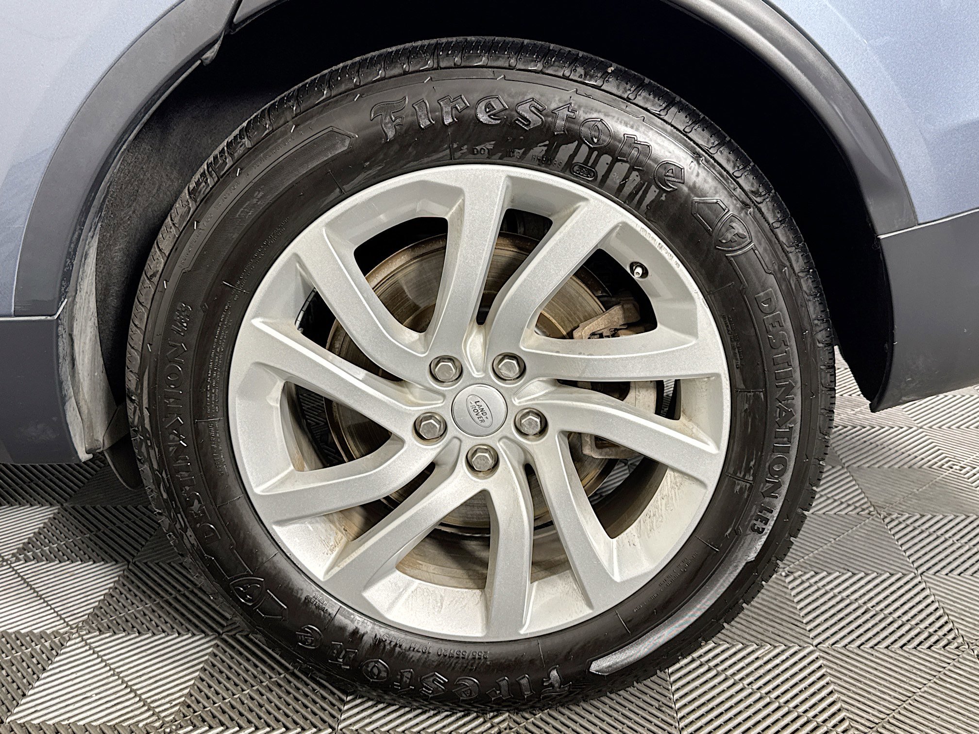 Used 2018 Land Rover Discovery HSE image 36