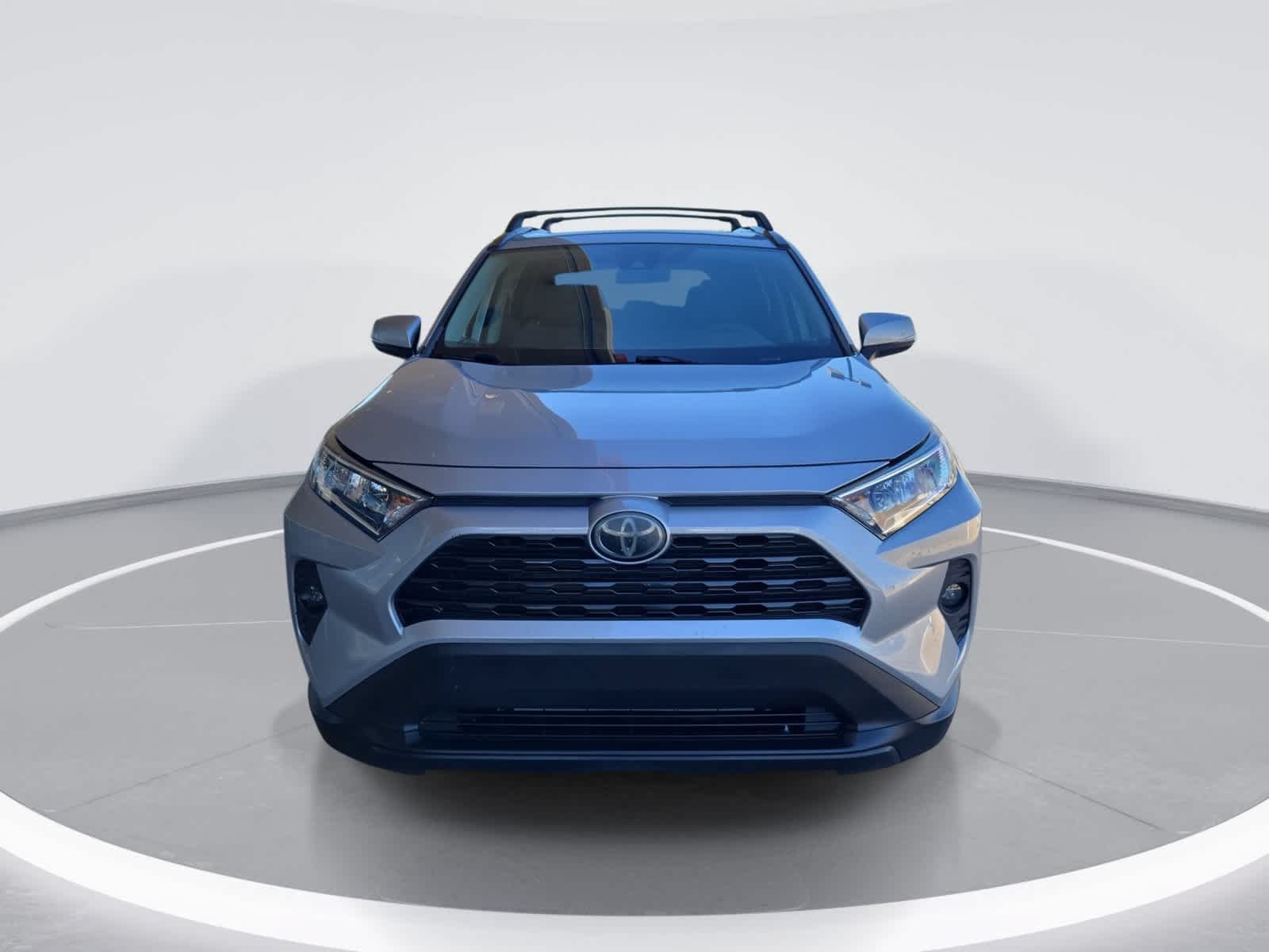 Used 2020 Toyota RAV4 XLE w/ Convenience Package FWD image 3