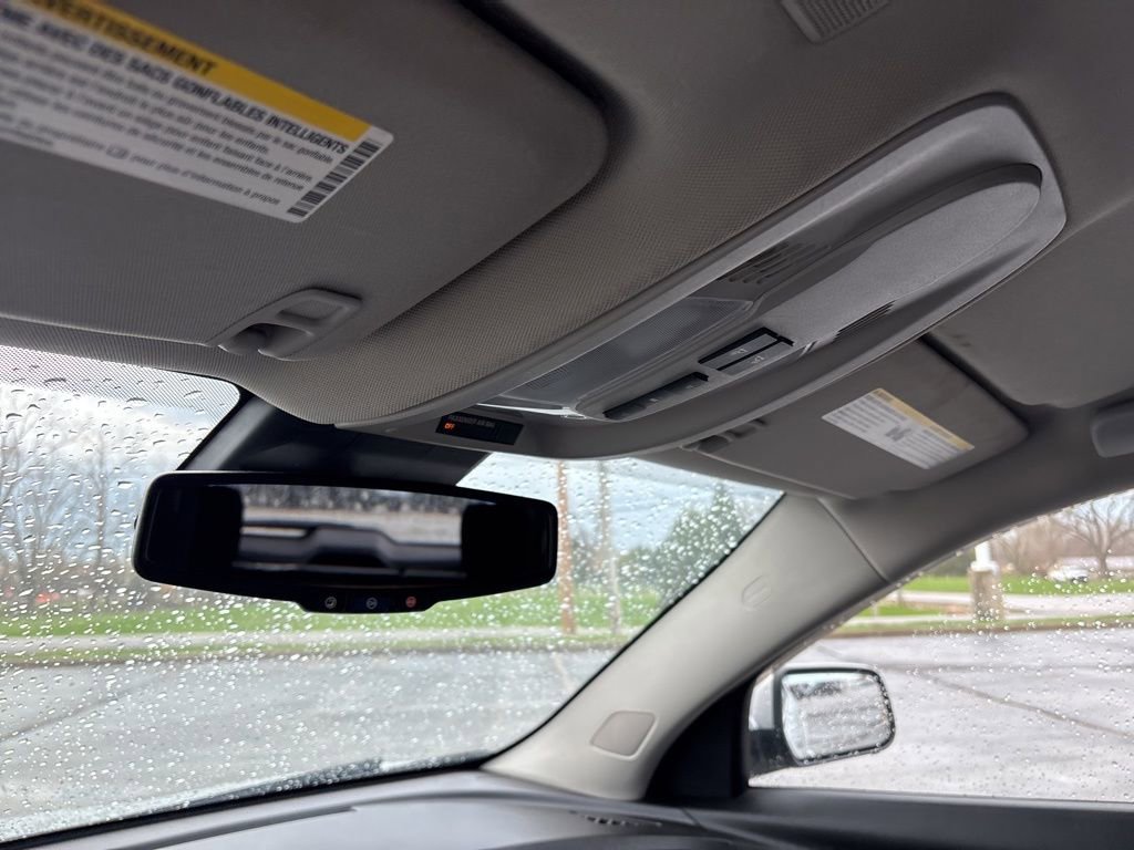 Used 2017 Chevrolet Equinox LT w/ Convenience Package image 29