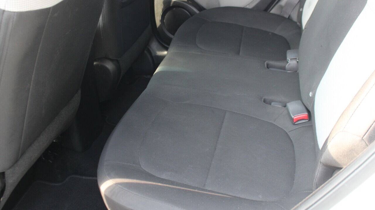 Used 2014 Kia Soul FWD image 17
