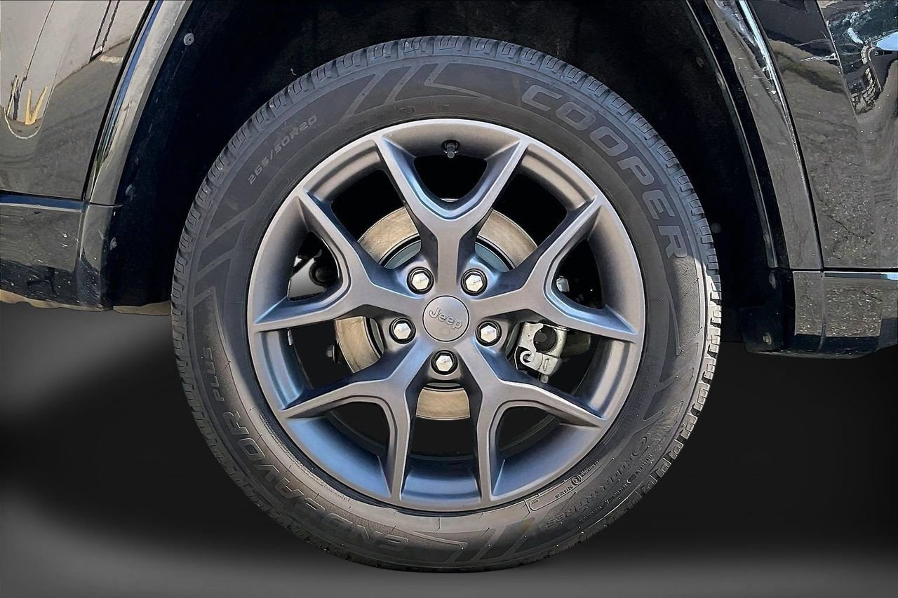 Certified 2021 Jeep Grand Cherokee Limited w/ Quick Order Package 28K 80th AWD/4WD image 37