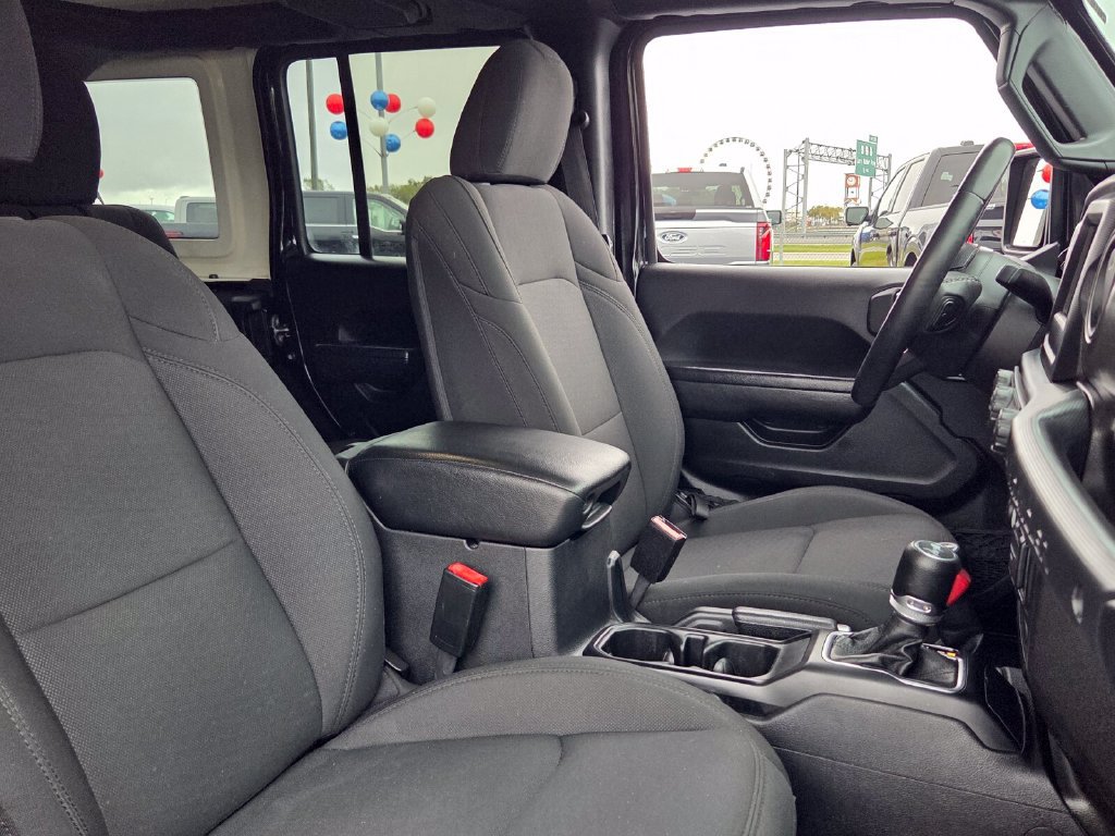 Used 2022 Jeep Wrangler Unlimited Sport AWD/4WD image 13