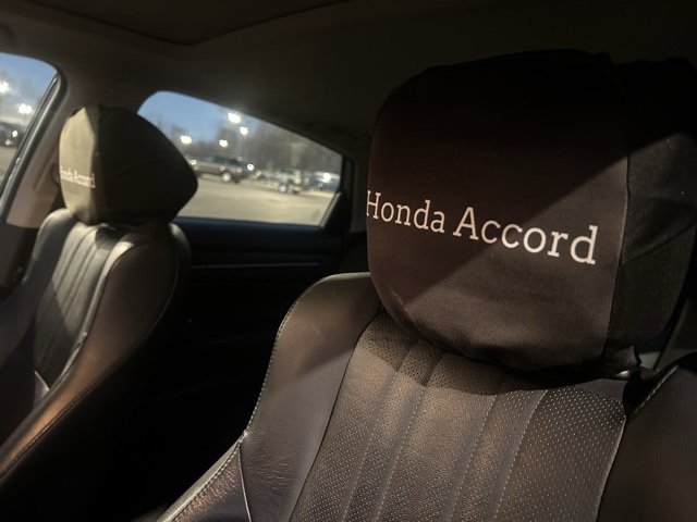 Used 2018 Honda Accord Touring image 9