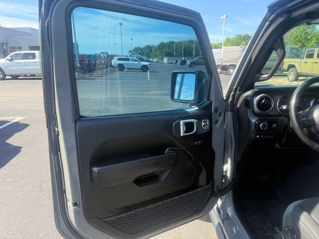 Used 2023 Jeep Wrangler Unlimited w/ Cold Weather Group AWD/4WD image 13
