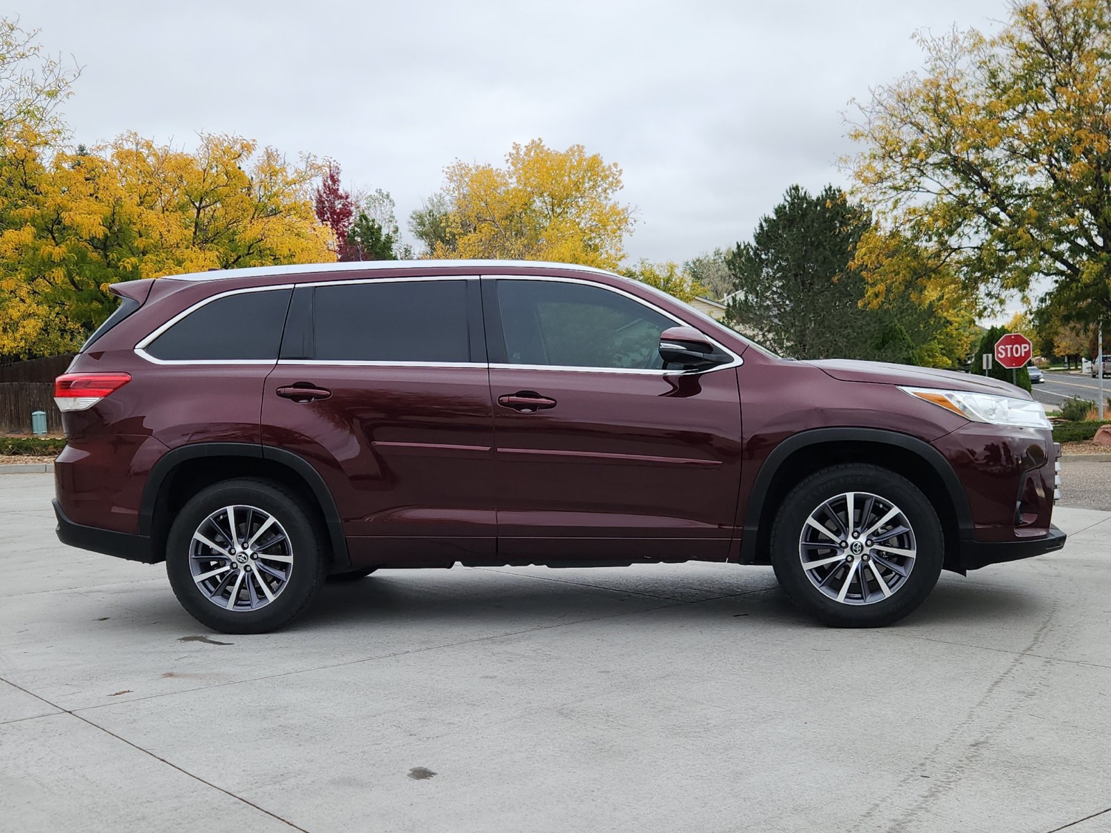 Used 2018 Toyota Highlander XLE FWD image 6