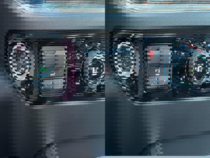 Used 2025 Chevrolet Silverado 1500 LT Trail Boss w/ Convenience Package II image 20