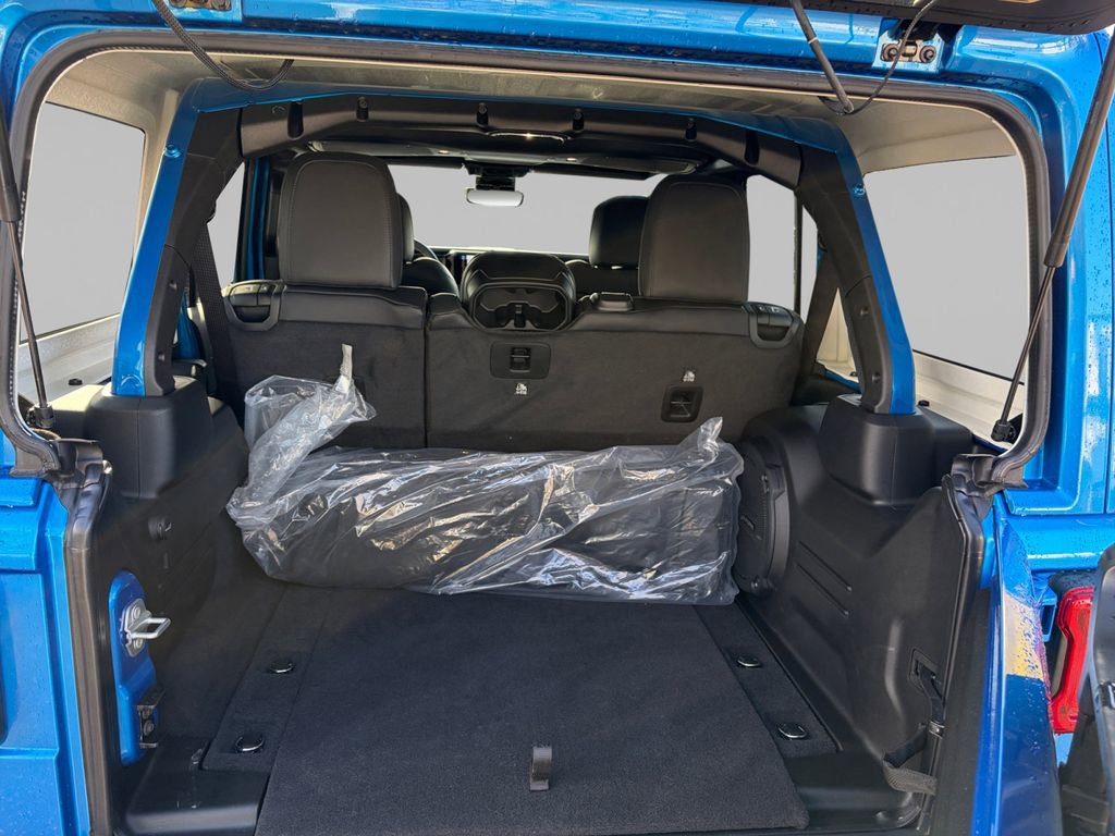 Used 2024 Jeep Wrangler Sahara w/ Technology Group image 16