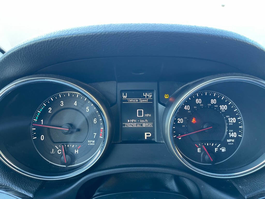 Used 2011 Jeep Grand Cherokee Laredo AWD/4WD image 11