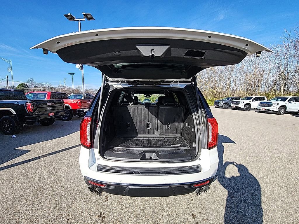 Used 2023 GMC Yukon AT4 w/ AT4 Premium Plus Package image 32