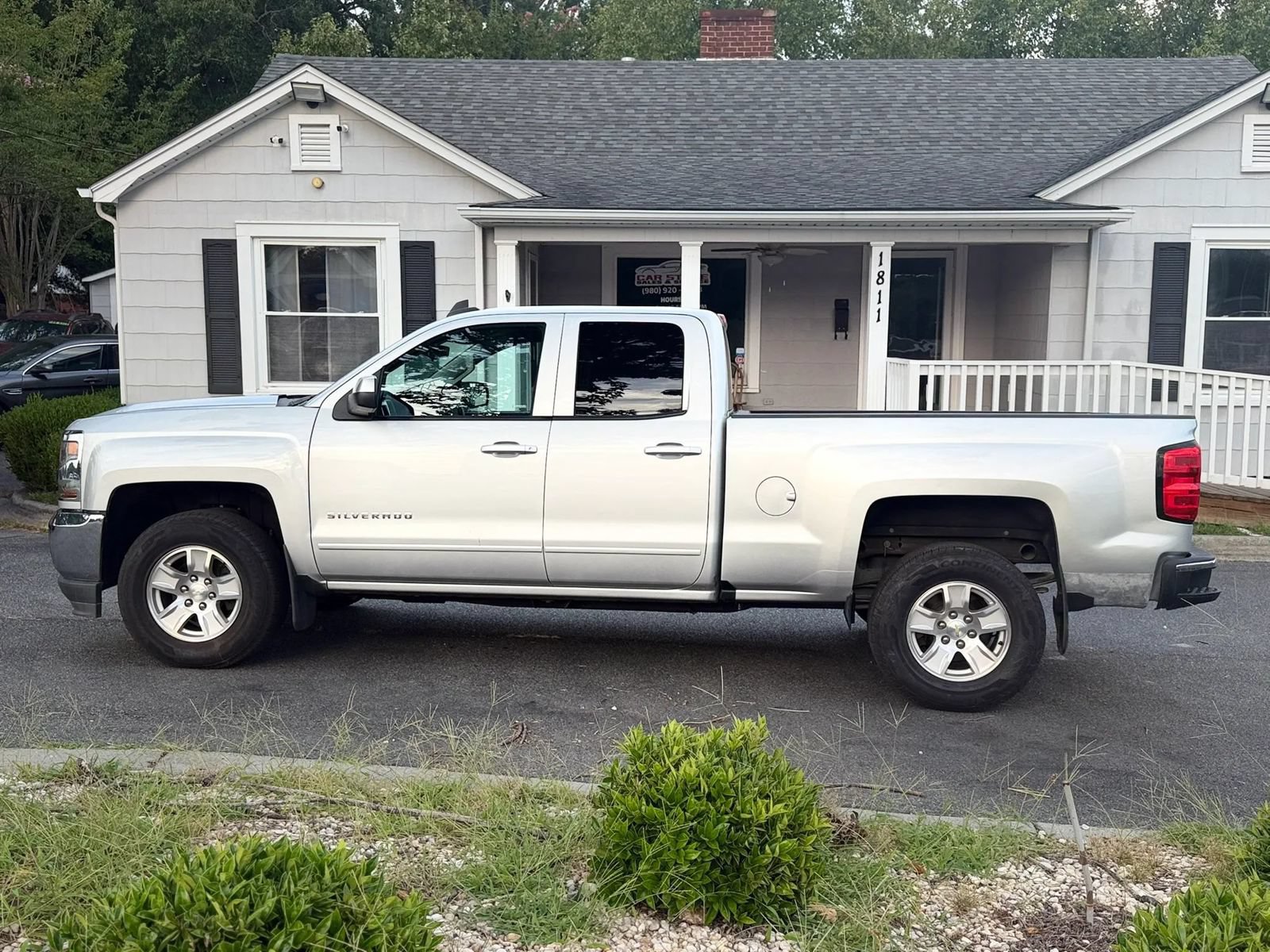 Used 2016 Chevrolet Silverado 1500 LT w/ All Star Edition AWD/4WD image 3