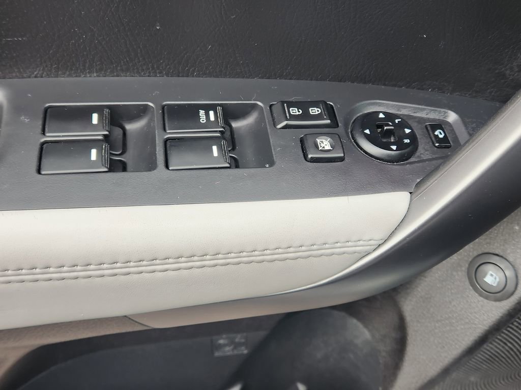 Used 2014 Kia Sorento SX w/ 3rd Row Package image 15