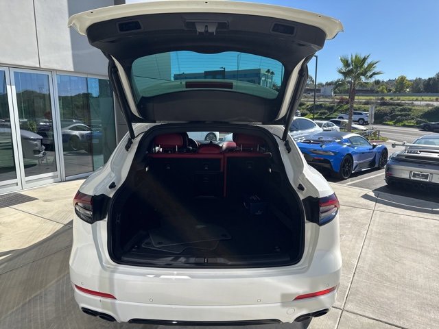 Certified 2022 Maserati Levante GT image 11