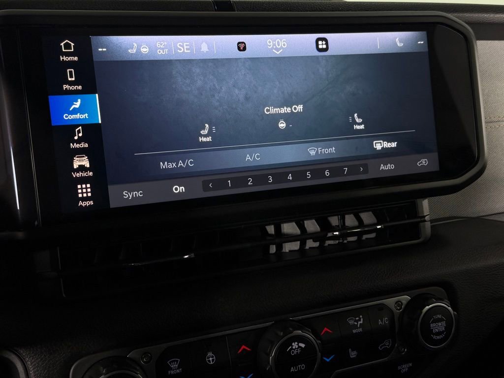 Used 2024 Jeep Wrangler Unlimited AWD/4WD image 17
