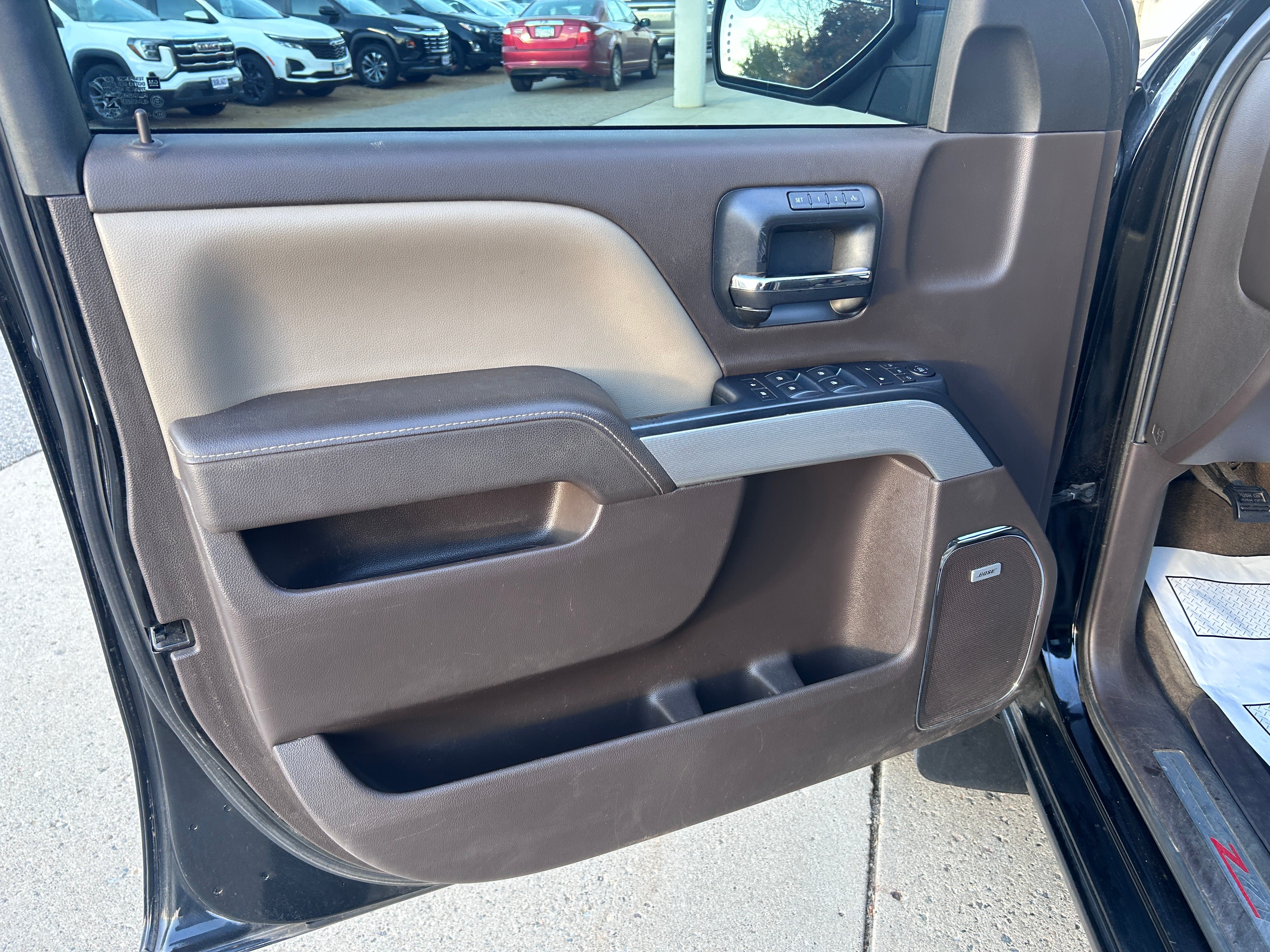 Used 2016 Chevrolet Silverado 1500 LTZ Z71 w/ LTZ Plus Package AWD/4WD image 12