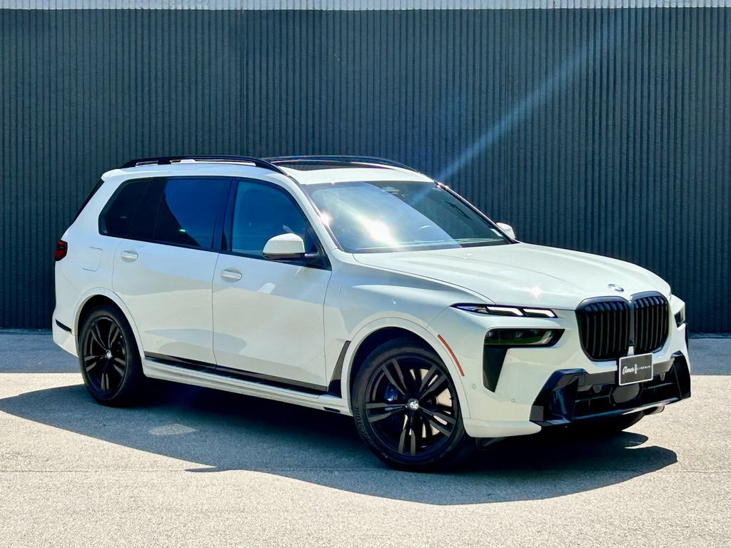 Used 2023 BMW X7 xDrive40i w/ M Sport Package AWD/4WD image 8