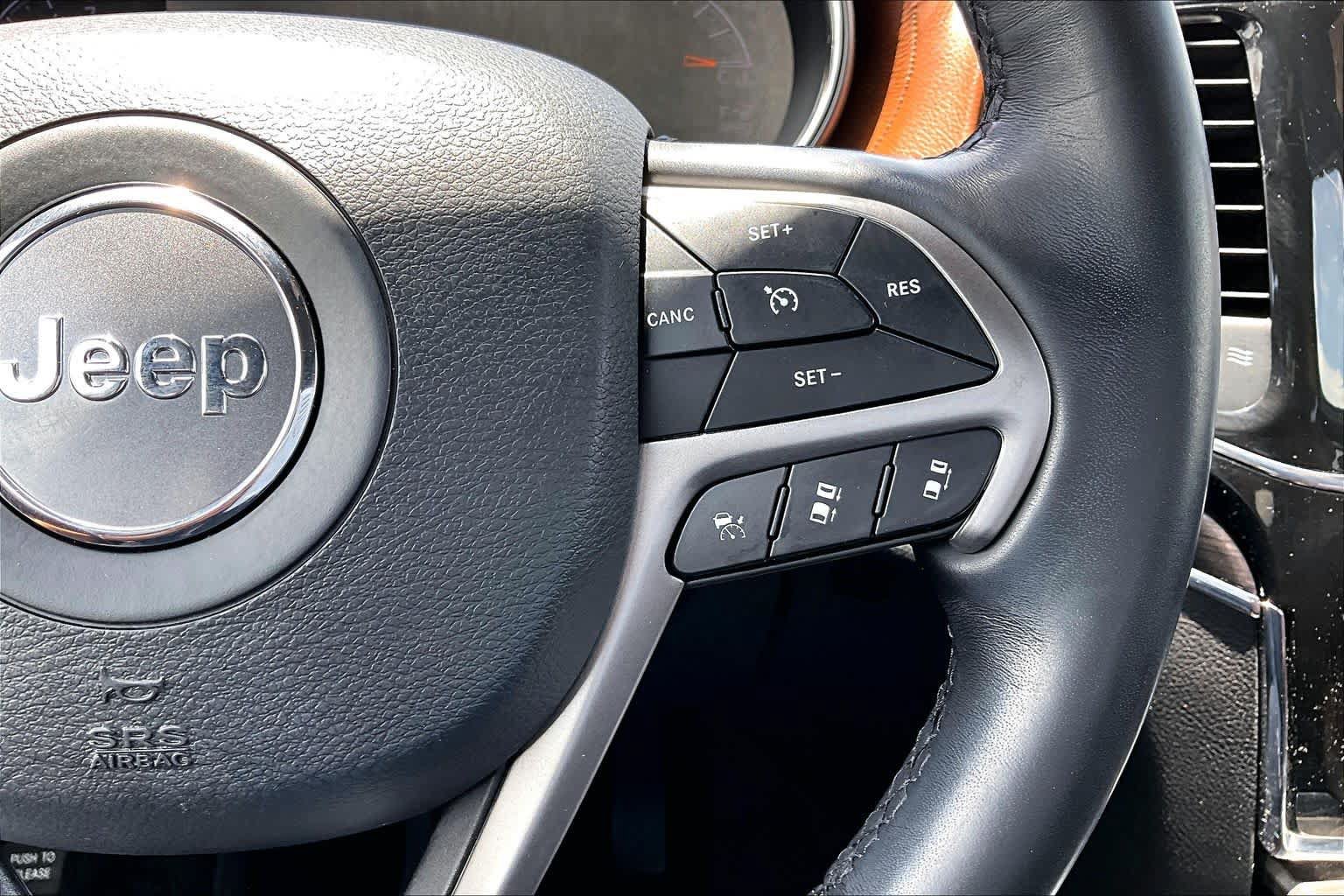 Used 2020 Jeep Grand Cherokee Overland RWD image 25