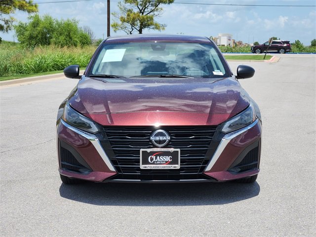 Used 2024 Nissan Altima 2.5 SV image 2