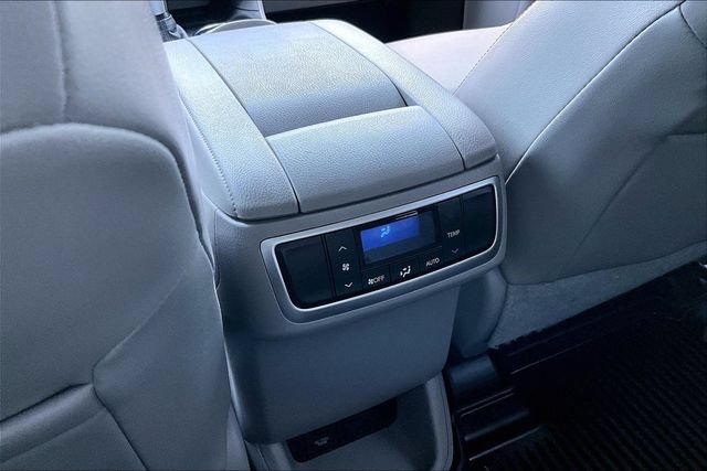 Used 2019 Toyota Highlander XLE FWD image 10