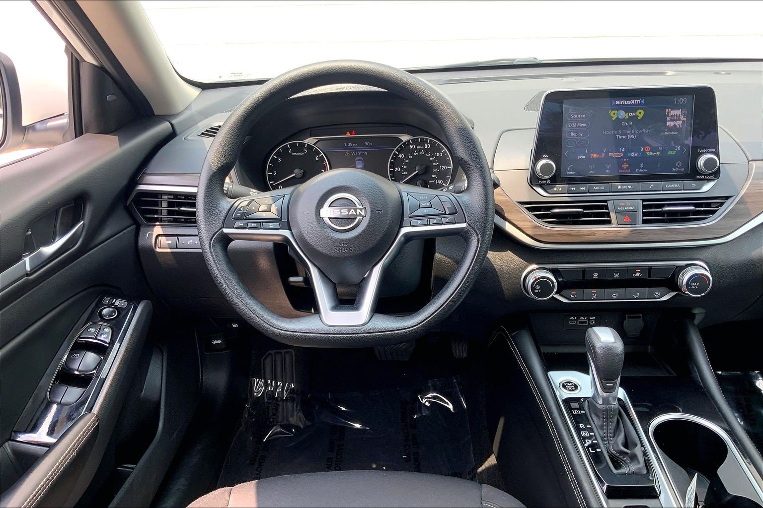 Used 2023 Nissan Altima 2.5 SV AWD/4WD image 6