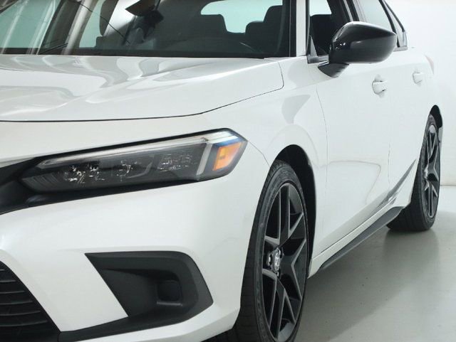 Used 2023 Honda Civic Sport image 4