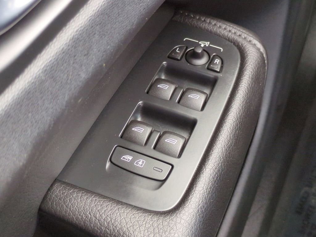 Used 2020 Volvo XC60 T5 Inscription w/ Protection Package Premier image 25