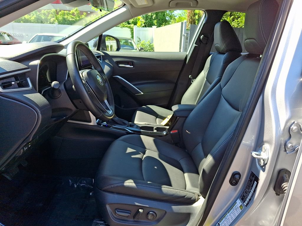 Certified 2025 Toyota Corolla Cross XLE FWD image 14