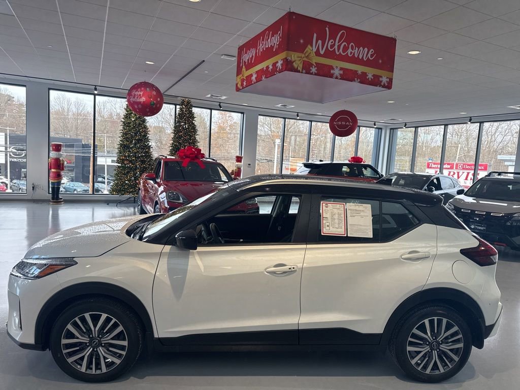 Used 2023 Nissan Kicks SV image 8