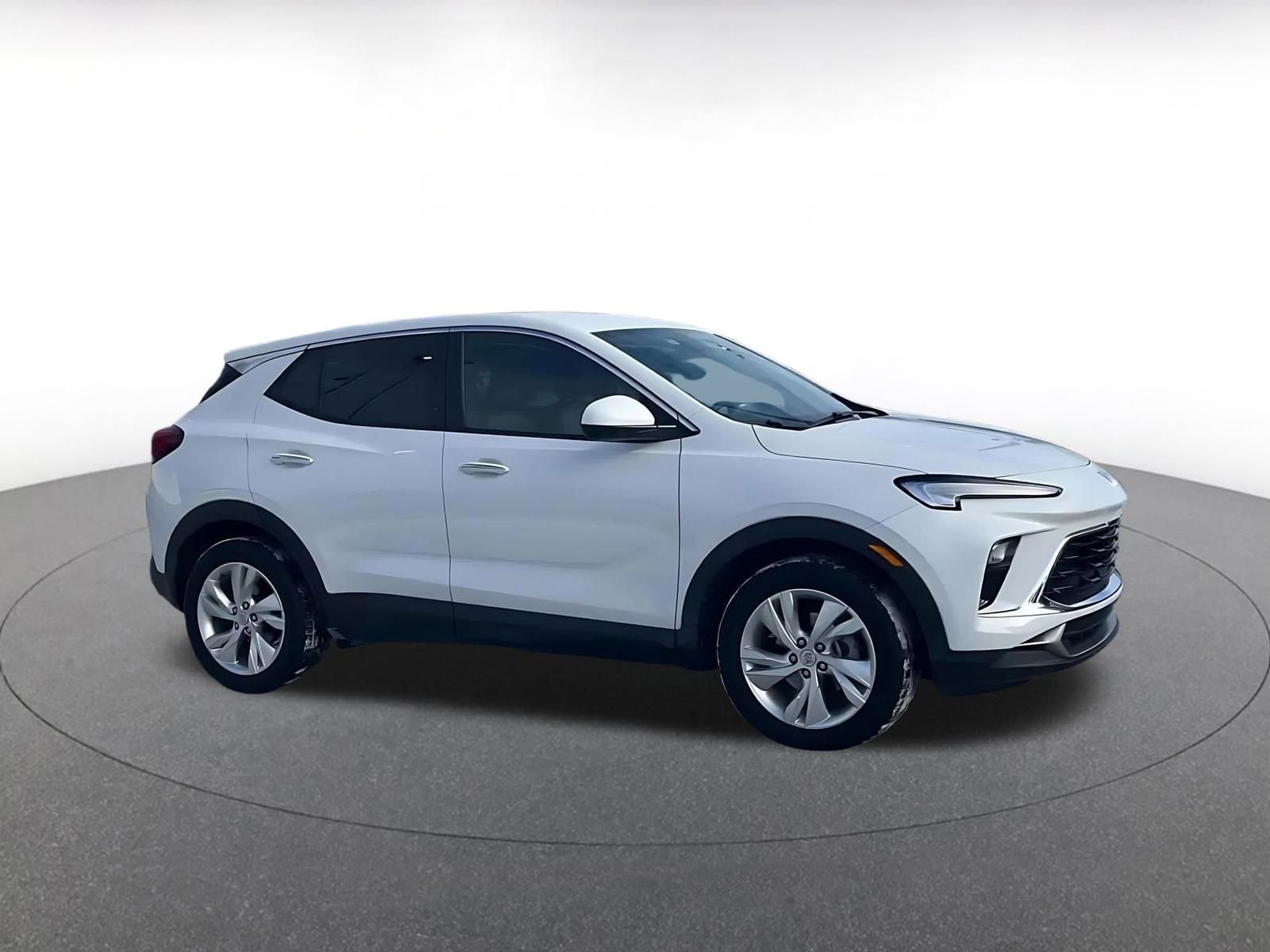 Used 2025 Buick Encore GX Preferred image 2