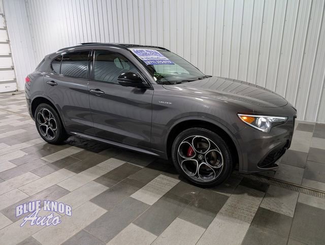 Used 2023 Alfa Romeo Stelvio Veloce image 5