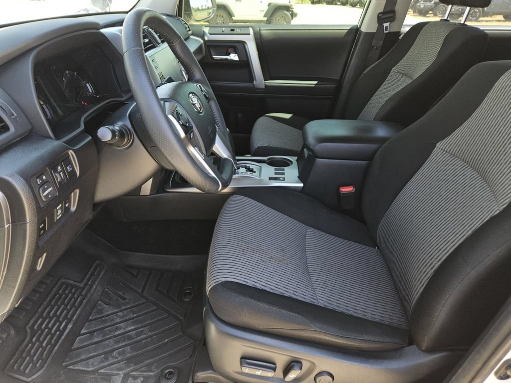 Used 2023 Toyota 4Runner SR5 AWD/4WD image 23