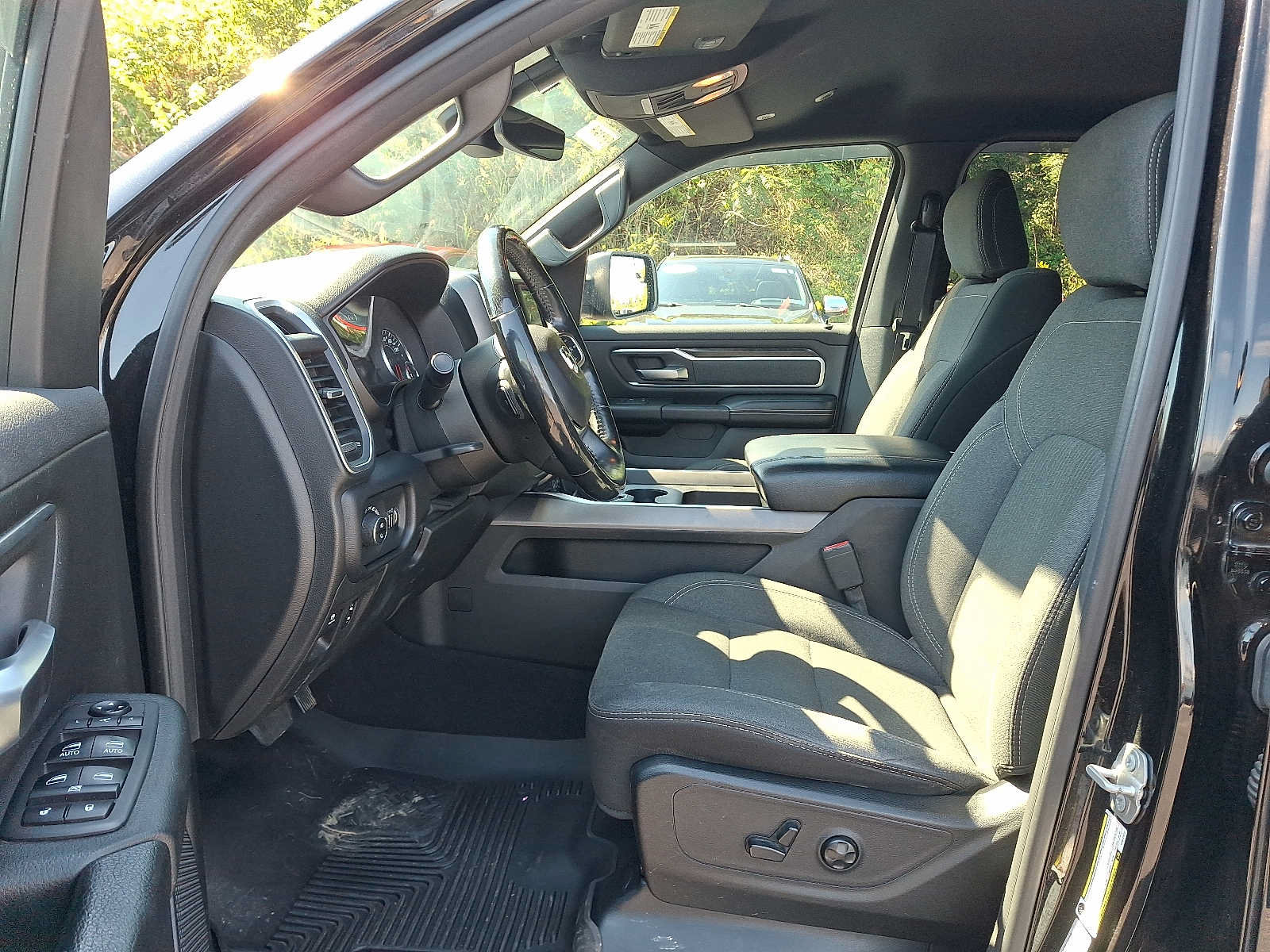 Used 2019 RAM 1500 Big Horn AWD/4WD image 13