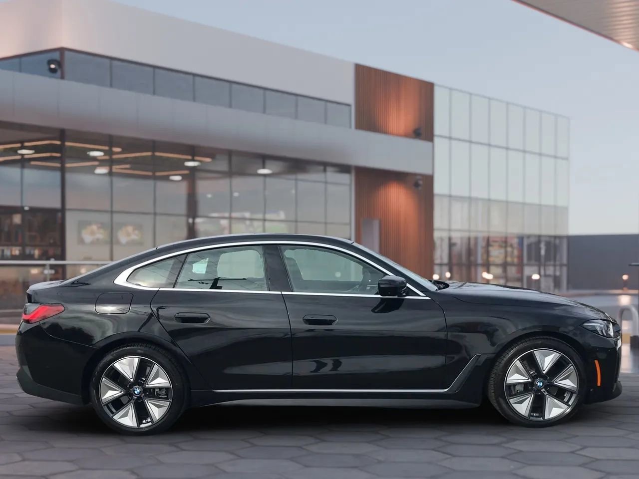 Used 2025 BMW i4 xDrive40i w/ Premium Package image 4