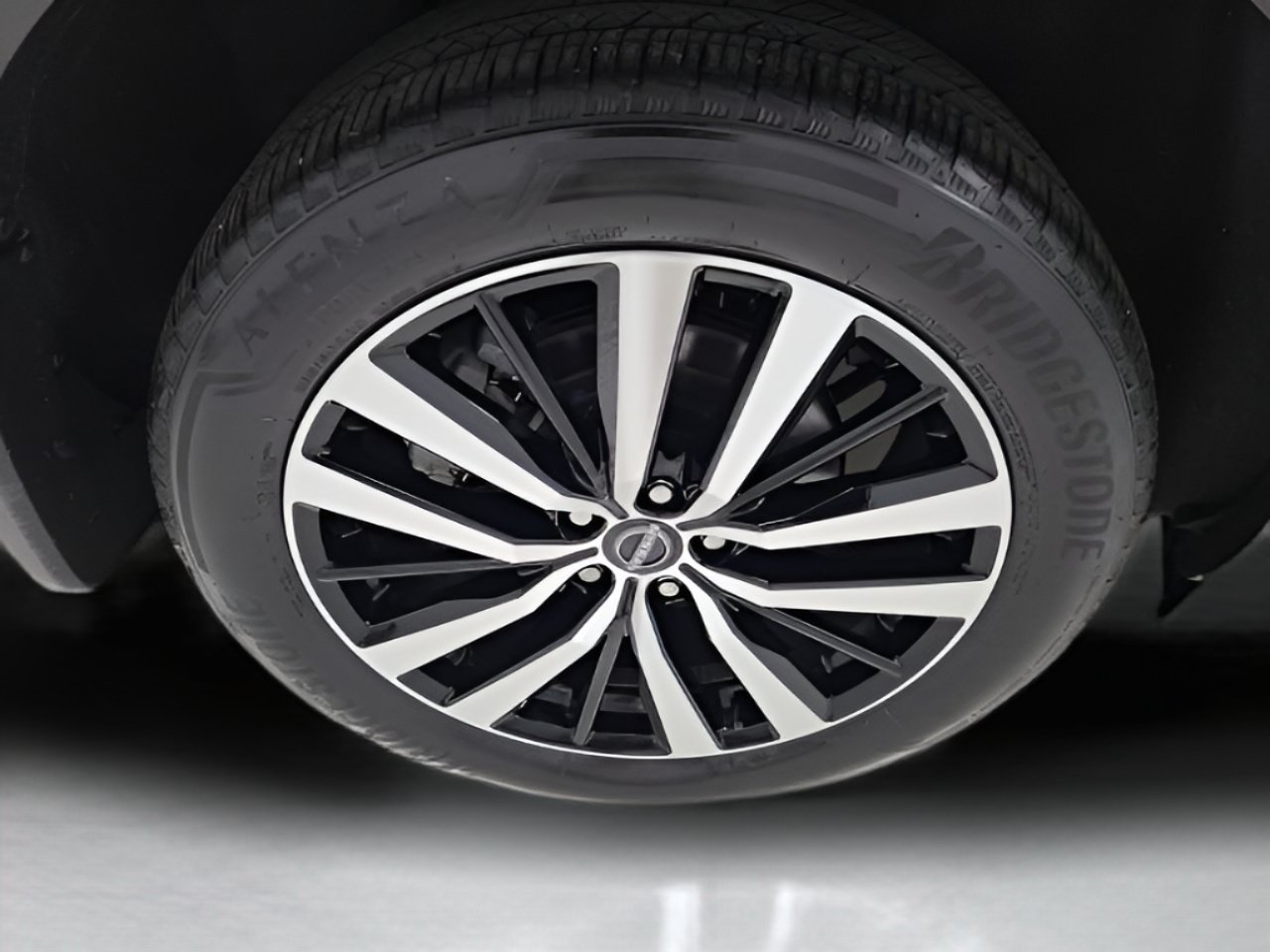 Used 2025 Nissan Pathfinder Platinum AWD/4WD image 9