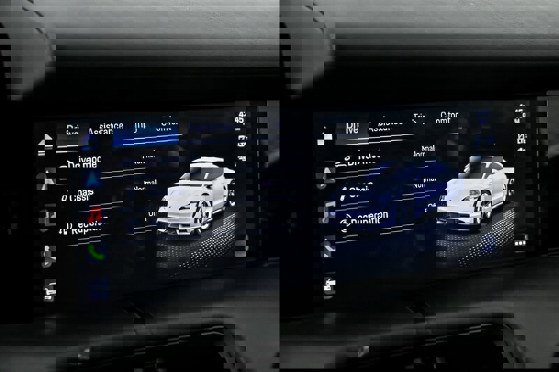 Used 2021 Porsche Taycan image 33