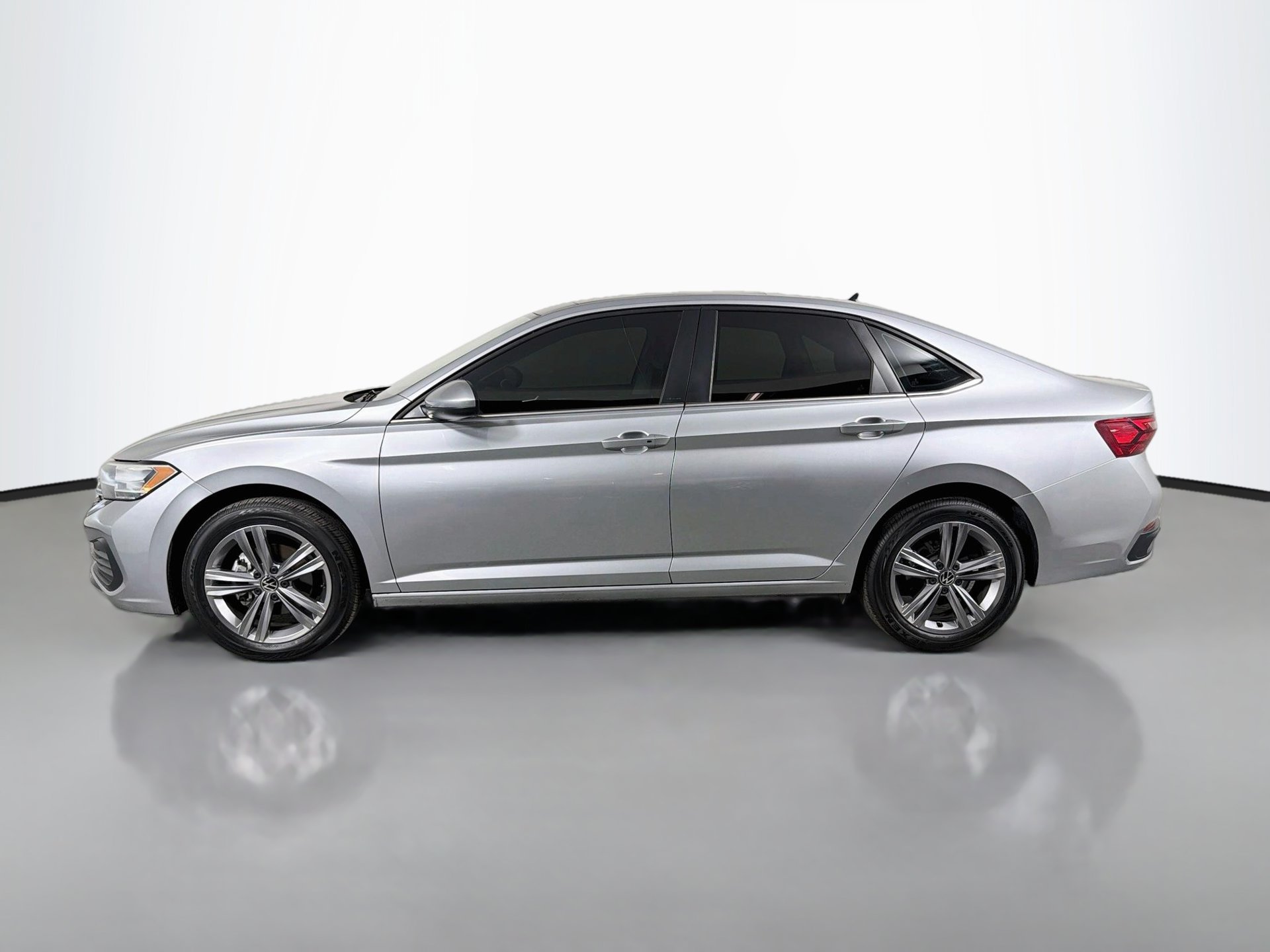Certified 2023 Volkswagen Jetta SE FWD image 8