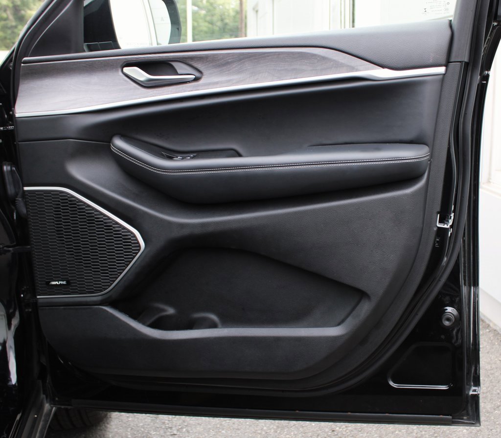 Used 2022 Jeep Grand Cherokee L Limited image 18