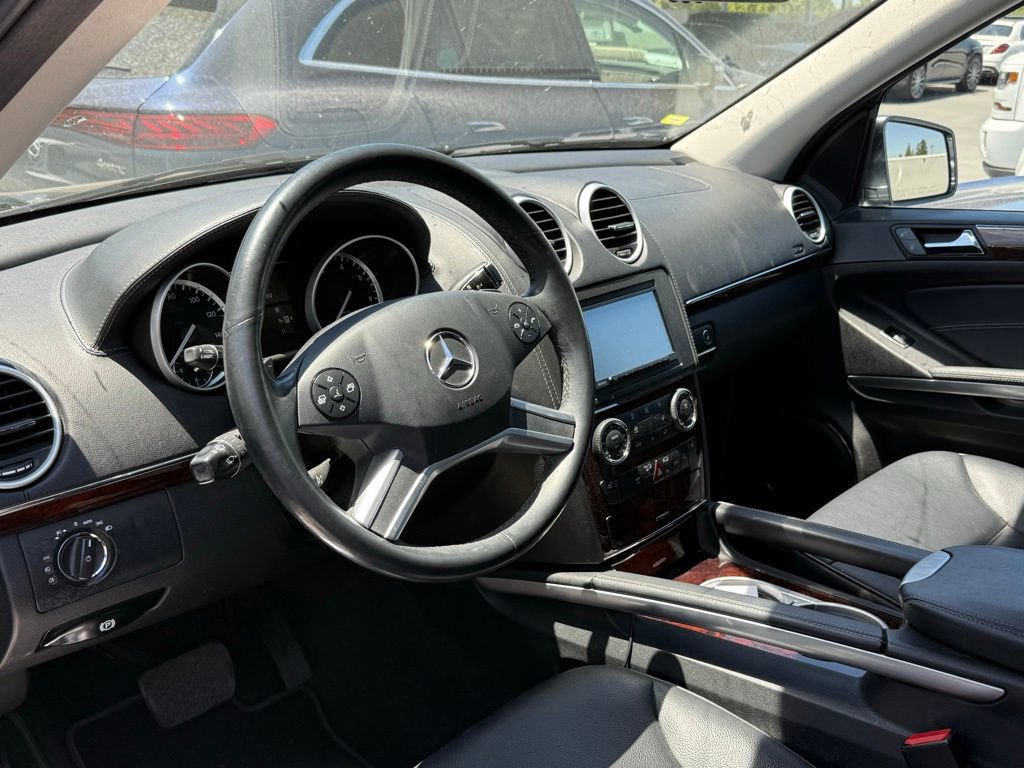 Used 2011 Mercedes-Benz GL 450 4MATIC image 2