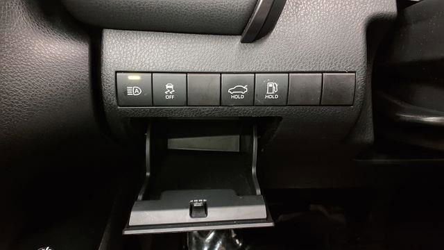 Used 2020 Toyota Camry SE image 29
