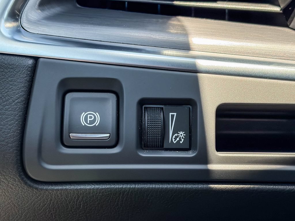 Certified 2024 Cadillac XT5 Luxury FWD image 48