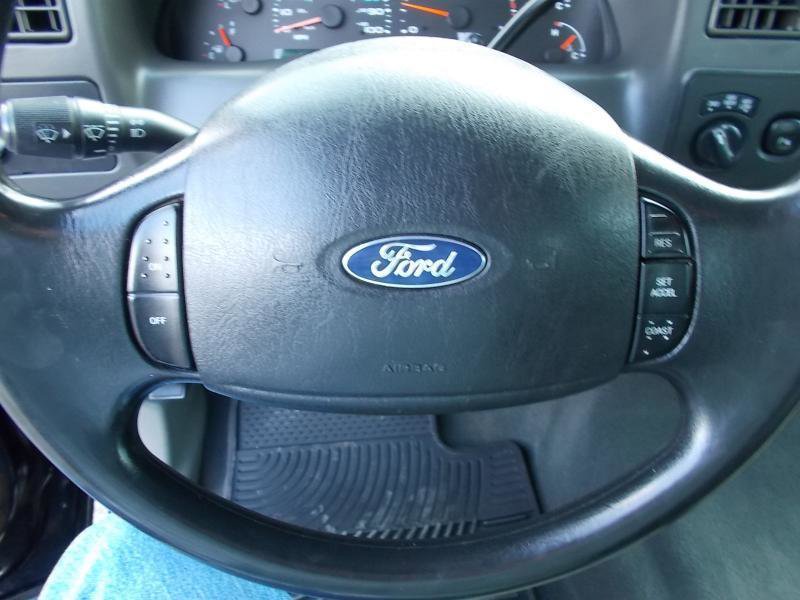 Used 2004 Ford F350 Lariat AWD/4WD image 33