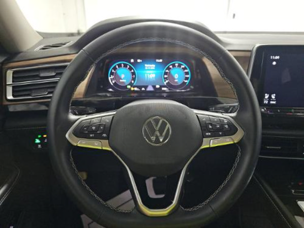 Used 2026 Volkswagen Atlas SE FWD image 5
