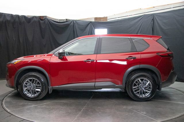 Used 2023 Nissan Rogue S image 9