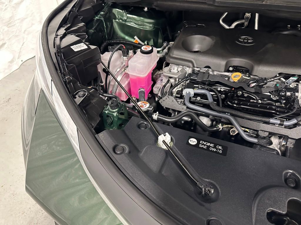 Used 2025 Toyota Sienna LE image 70