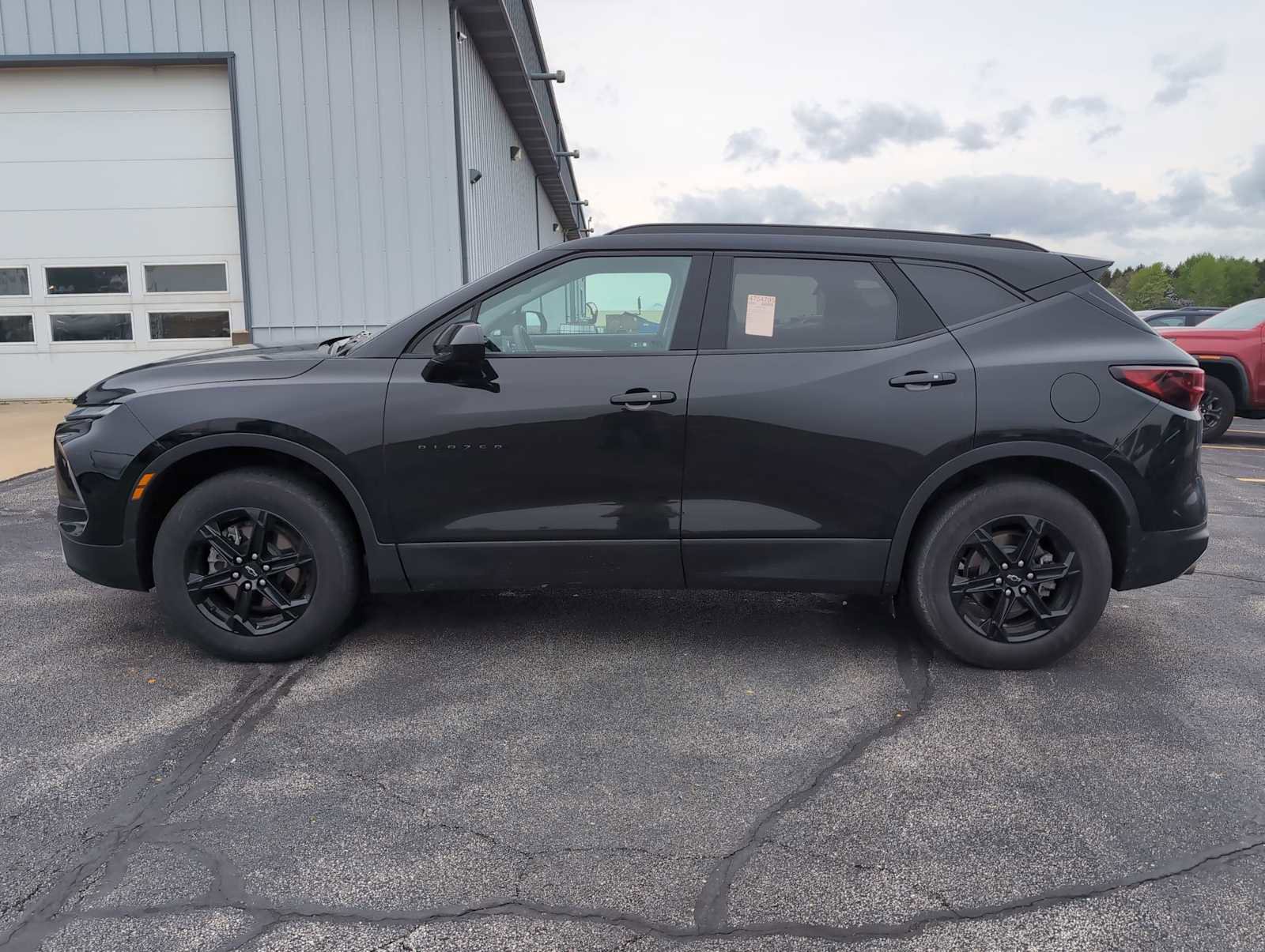 Used 2023 Chevrolet Blazer LT w/ Convenience Package image 2