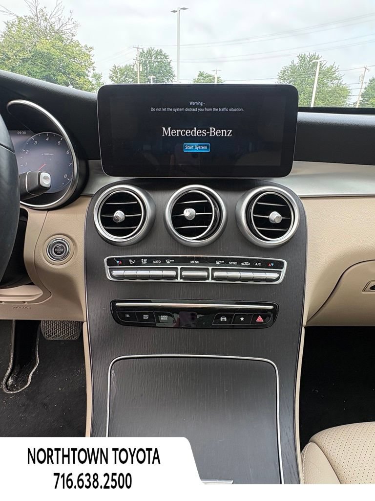 Used 2021 Mercedes-Benz GLC 300 4MATIC image 23