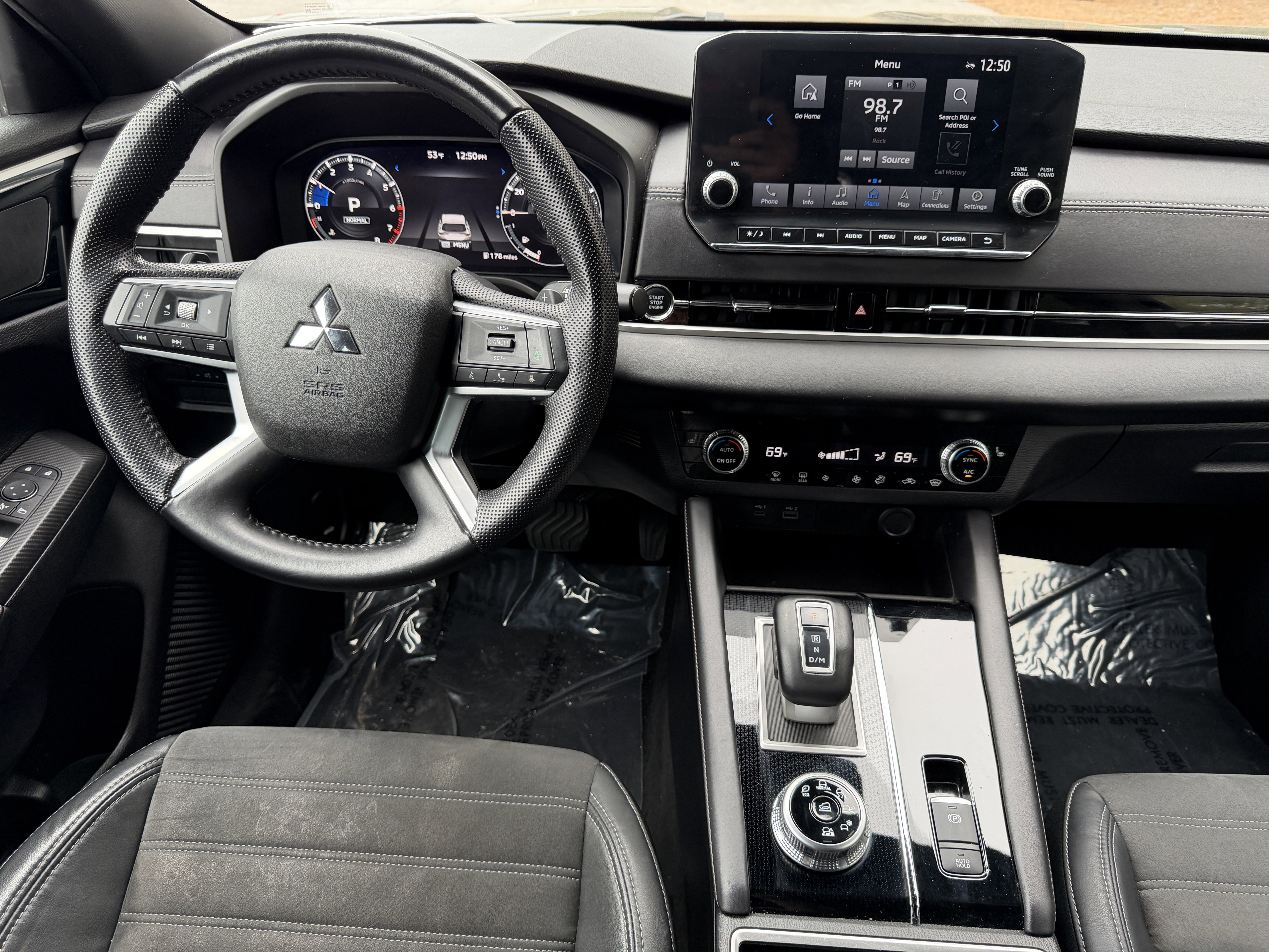 Used 2023 Mitsubishi Outlander SE Black Edition image 22